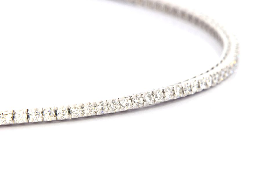 Gioielleria  Palermo  Diamanti  Brillanti  Rubini  Smeraldi  Zaffiri  Solitari  Orecchini  Lusso  Fidanzamento  Matrimonio  Anniversario  Collane  Oro