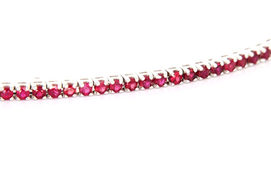 Palermo  Diamanti  Brillanti  Rubini  Smeraldi  Zaffiri  Solitari  Orecchini  Lusso  Fidanzamento  Matrimonio  Anniversario  Collane  Oro