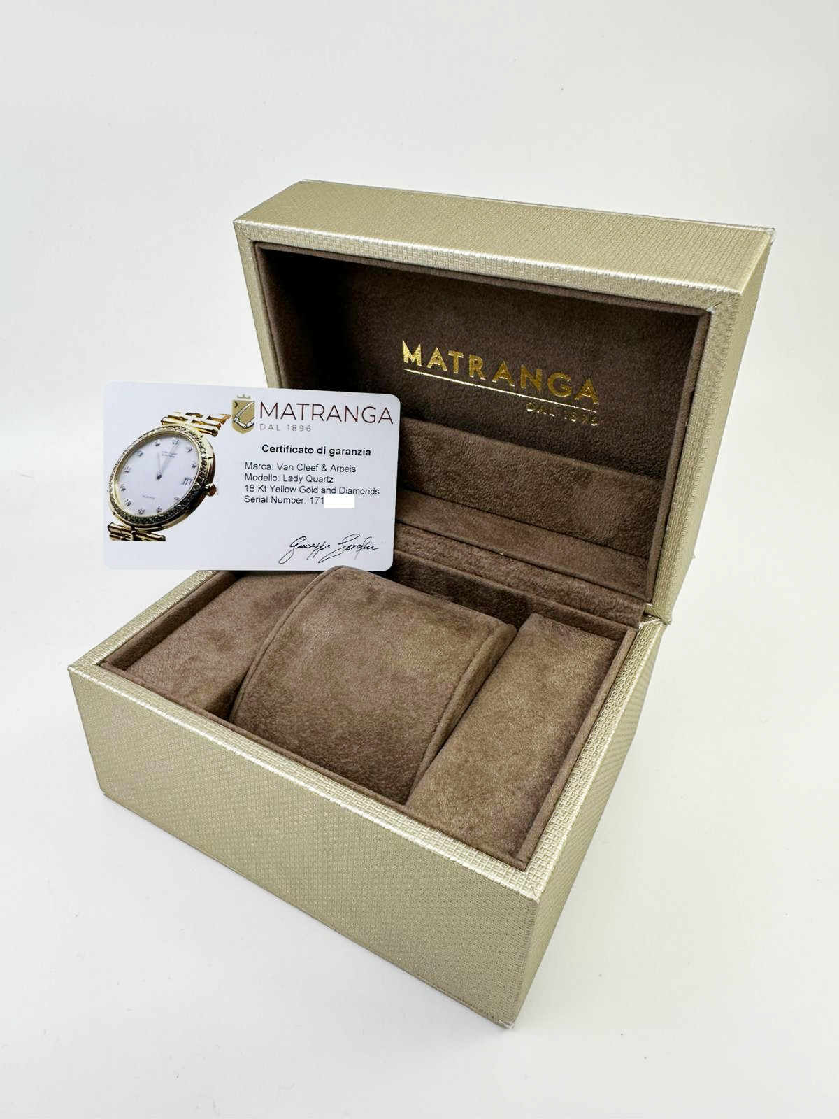 Van Cleef & Arpels, 18kt Yellow Gold, 34 mm, Quartz, Natural Diamonds Bezel and Dial, total weight 118 gr. Our Box & warranty