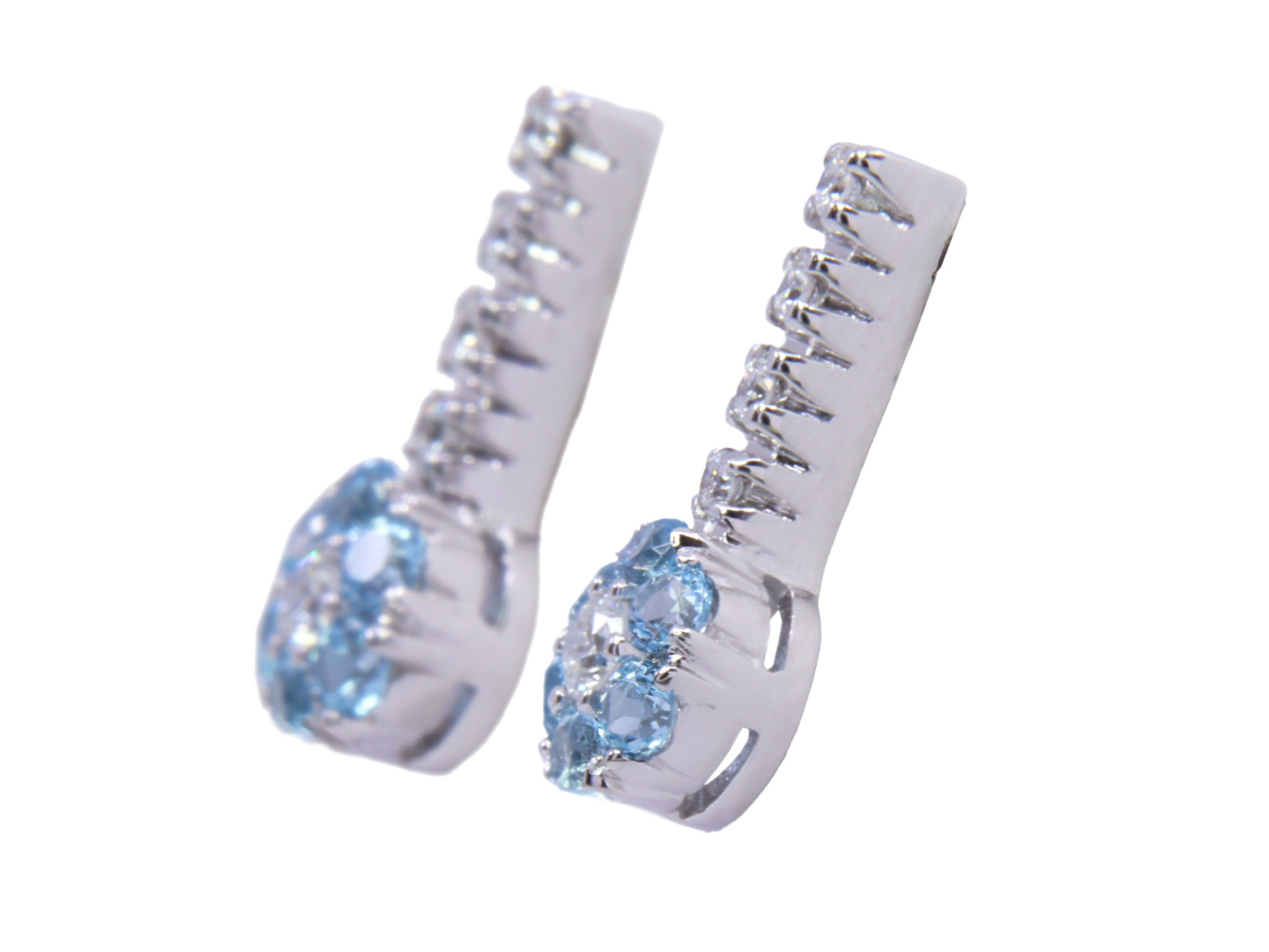 Orecchini in oro bianco 18 Kt. e brillantini per grammi 3,1