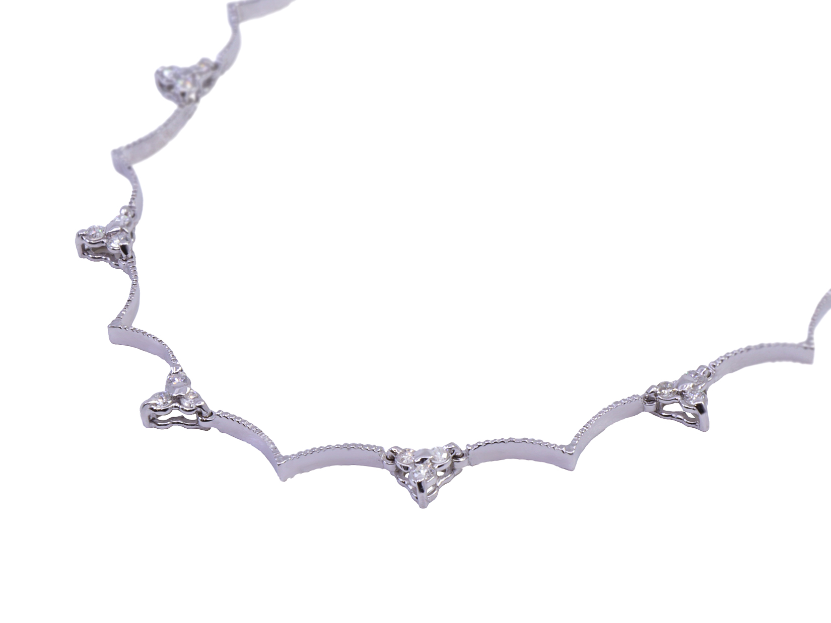 Girocollo in oro bianco a titolo 750/°°° di grammi 14.40 e dei piccoli diamantini