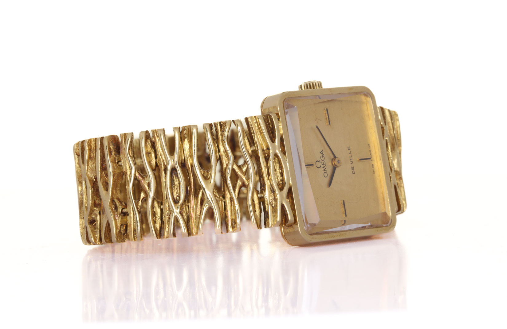 Omega Ref. 8263, De Ville Vintage, 25x23 mm, Circa 1970, Original Bracelet (17,5 cm)  gr.64,1 ad euro 67,08 al grammo