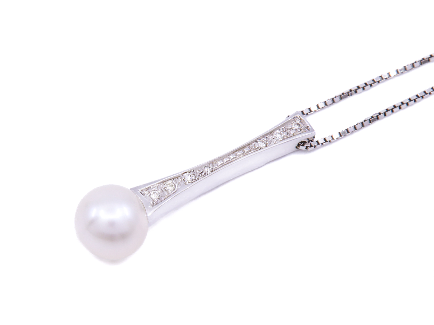 Collana - Perla giapponese, Oro 18kt di 3.40 gr, brillanti 0.03 ct