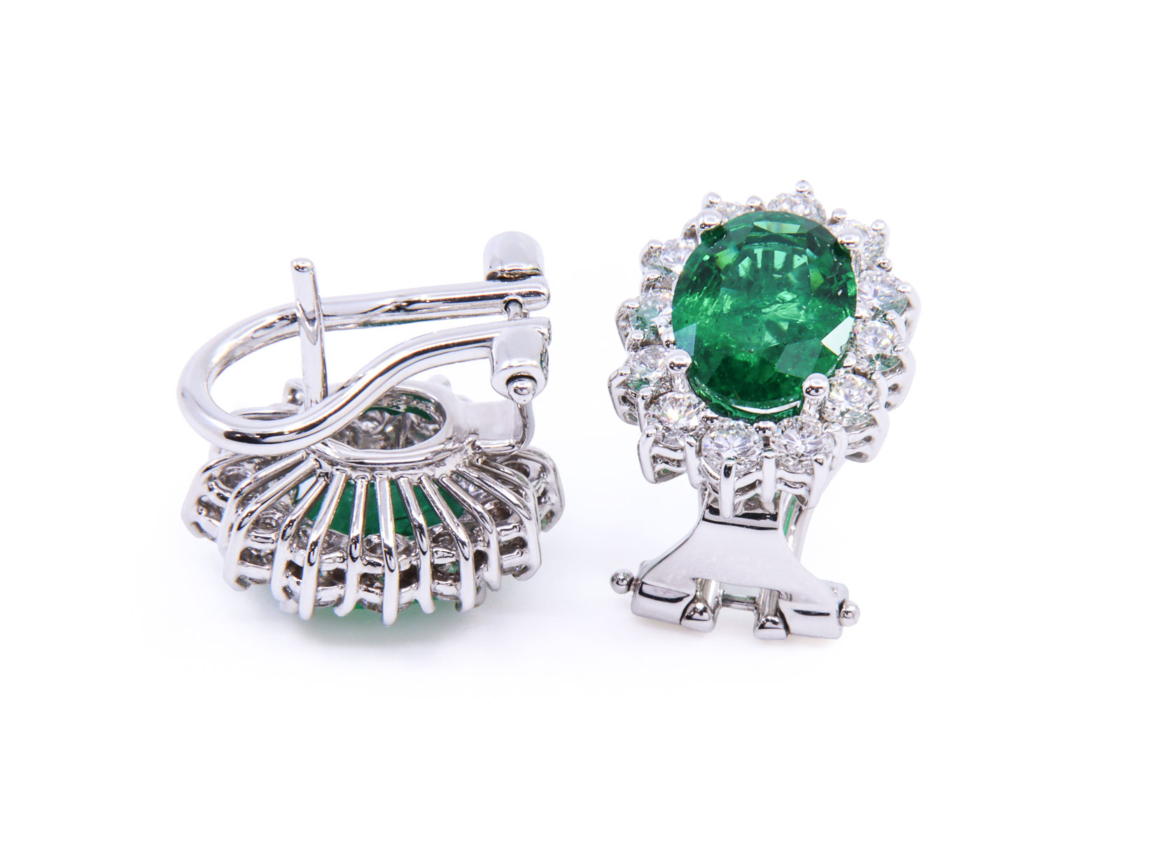 Orecch. smeral. Zambia ct. 2.93 tot.taglio ovale girato di brills ct. 1.15 totale d-e vs