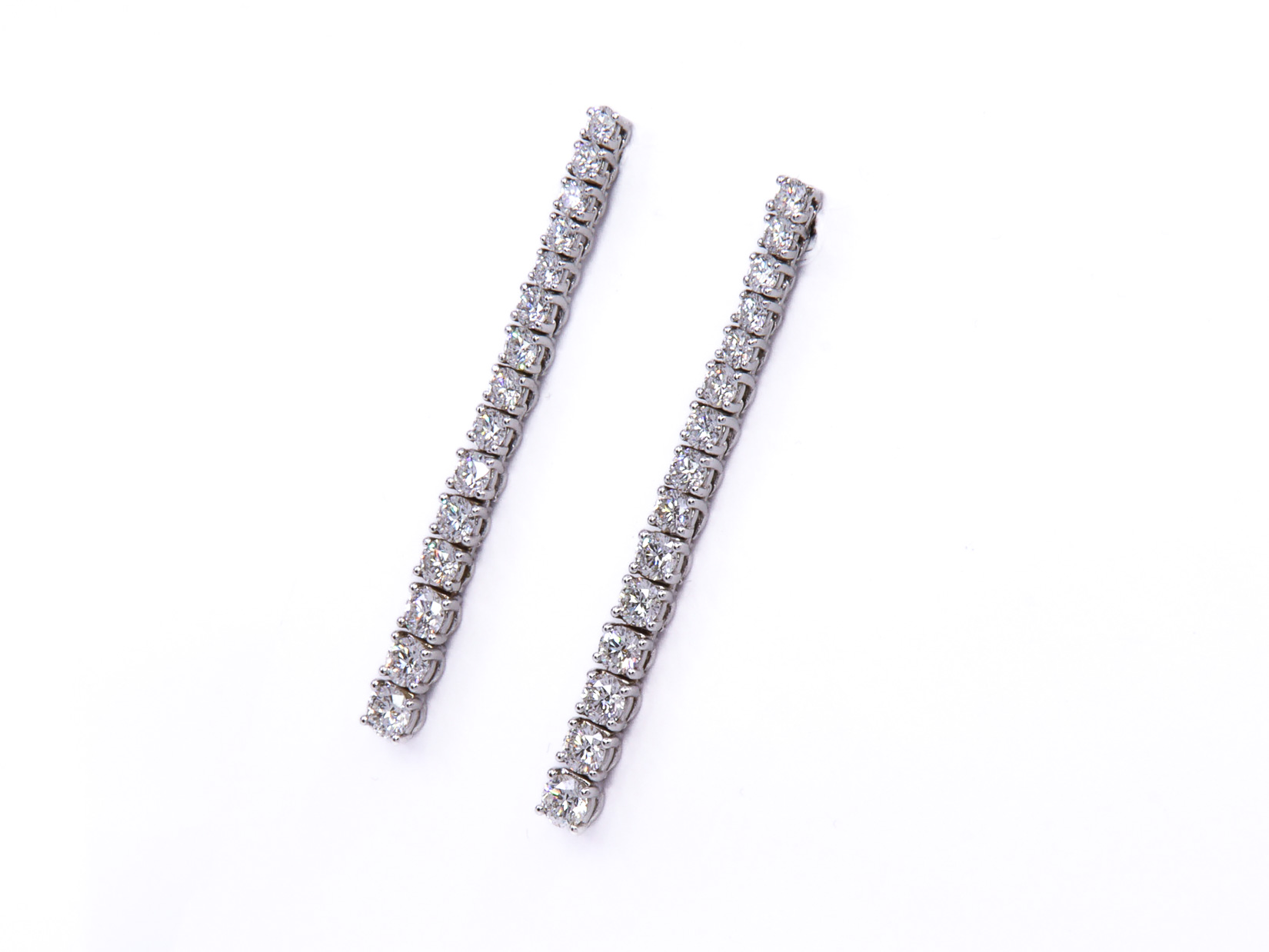 Orecchini in oro bianco tennis degrade ct.2.43 F vvs - Gr.6.60 - cm.4