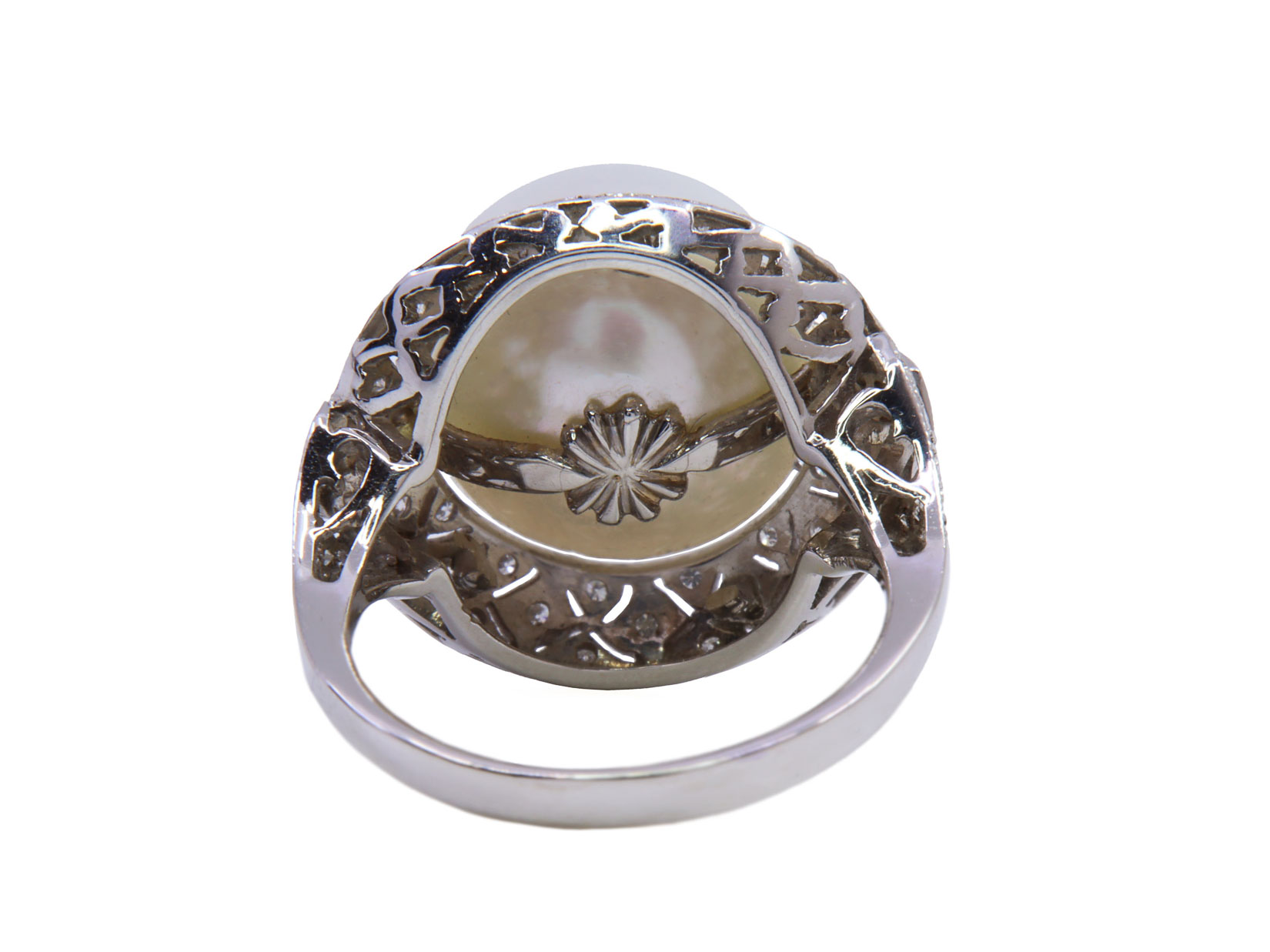 Anello perla e brillanti, toppa tonda stile deco